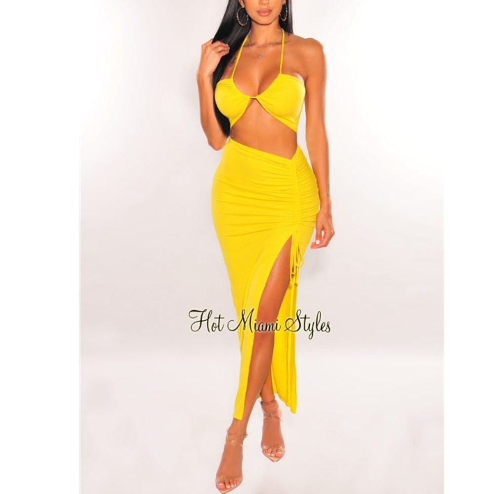 NEON YELLOW RIBBED HALTER DRAWSTRING RUCHED SKIRT TWO PIECE SET